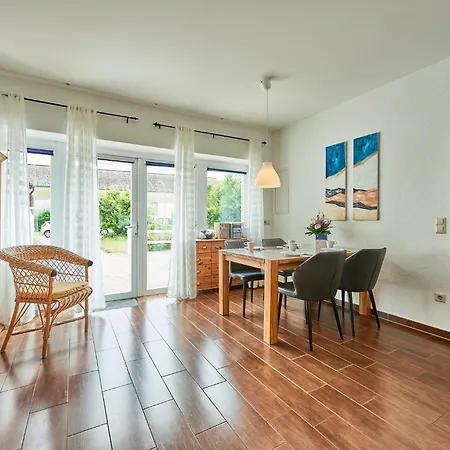 Nyaraló Ferienbungalow Leo